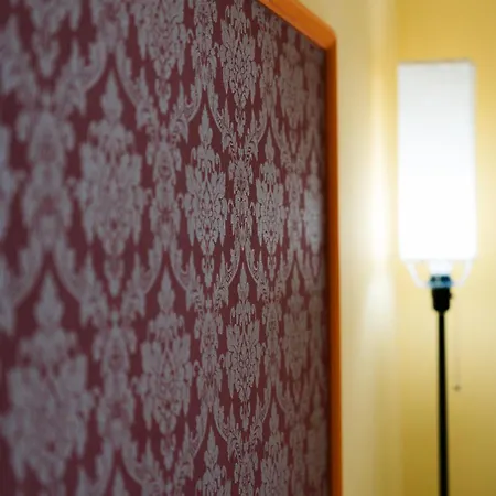 White House Miskolc, East